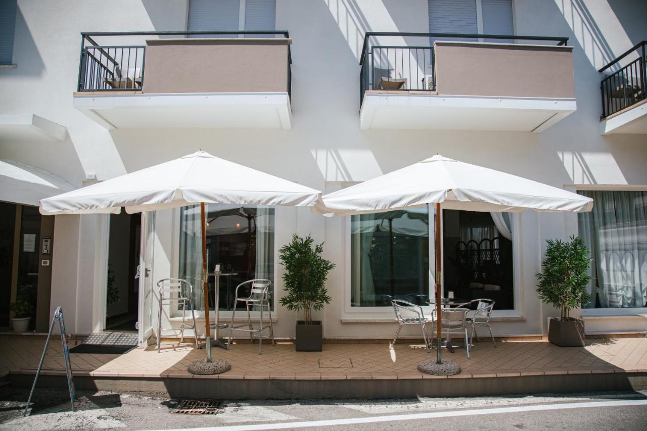 Hotel Laura คาวัลลิโน-เตรปอร์ติ ภายนอก รูปภาพ